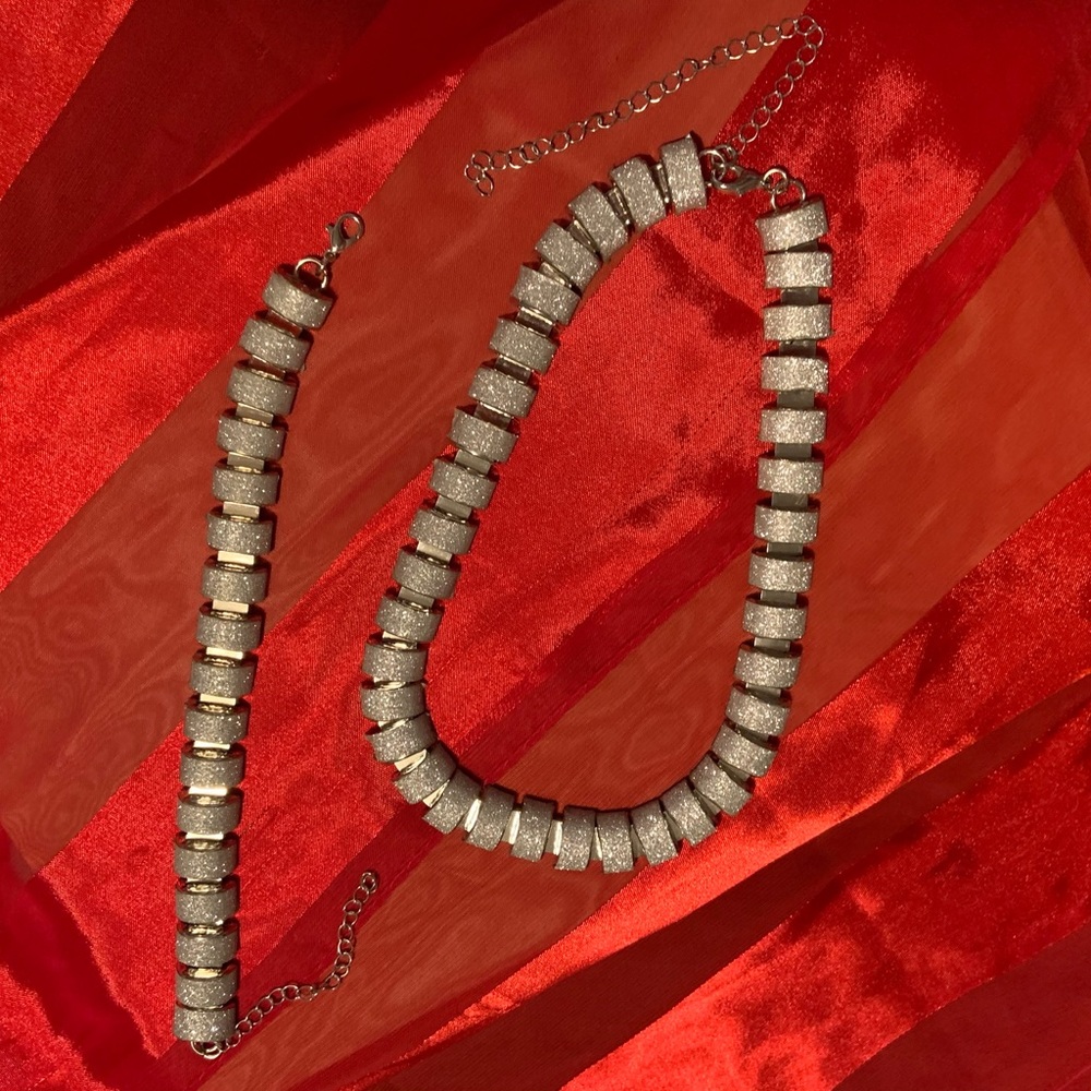 Matching Necklace and Bracelet Set